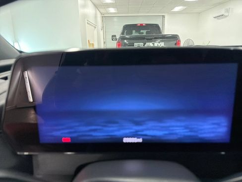 Used 2026 Chevrolet Traverse LT FWD image 20
