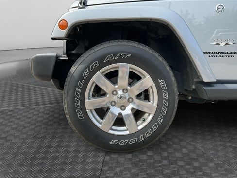 Used 2016 Jeep Wrangler Unlimited Sahara w/ Max Tow Package AWD/4WD image 16