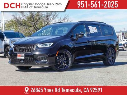 Certified 2025 Chrysler Pacifica Limited