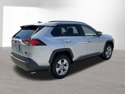 Used 2024 Toyota RAV4 XLE AWD/4WD image 3