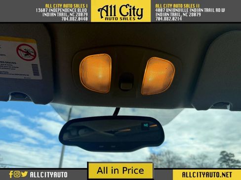 Used 2004 Saturn Vue AWD V6 w/ Leather Appointments Pkg image 23