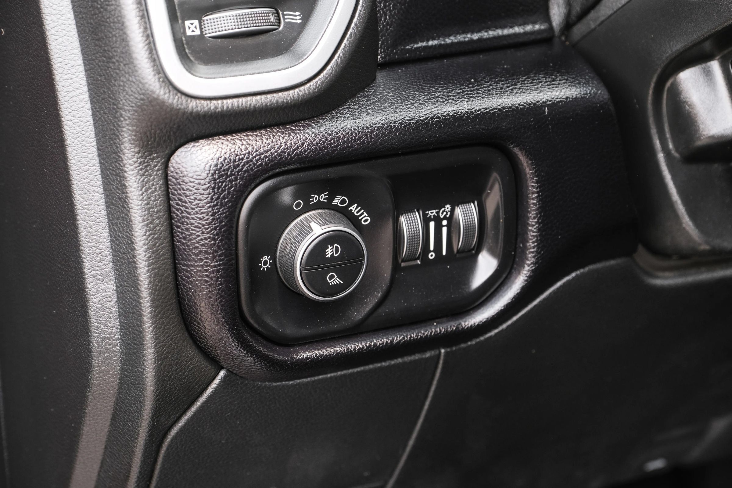 Used 2021 RAM 3500 Laramie AWD/4WD image 35