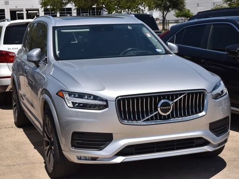 Used 2021 Volvo XC90 T5 Momentum w/ Advanced Package FWD image 4