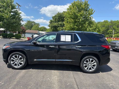 Used 2020 Chevrolet Traverse Premier w/ LPO, Cargo Package AWD/4WD image 2