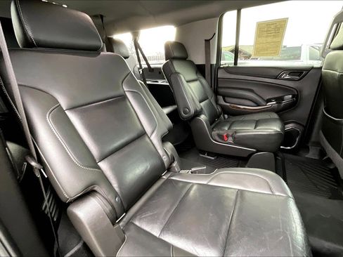 Used 2019 Chevrolet Suburban LT w/ Luxury Package image 26