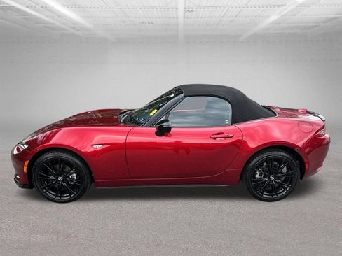 Used 2025 MAZDA MX-5 Miata Club RWD image 2