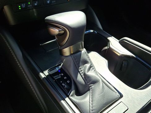 Certified 2025 Lexus ES 350 w/ Premium Package FWD image 16