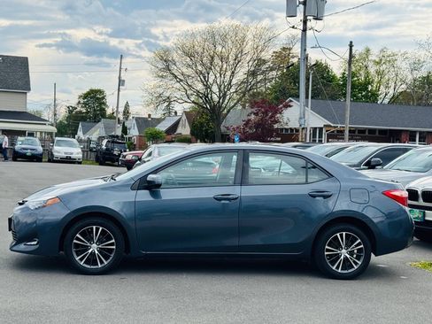 Used 2017 Toyota Corolla LE w/ LE Premium Package w/Moonroof FWD image 4