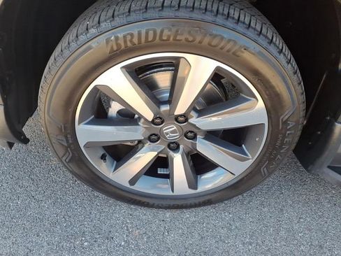 Certified 2024 Honda Pilot Elite image 5