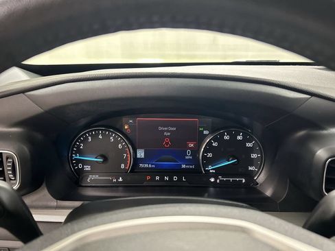 Used 2022 Ford Explorer XLT w/ Equipment Group 202A AWD/4WD image 13
