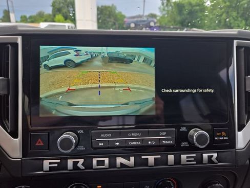 Used 2025 Nissan Frontier SV AWD/4WD image 19