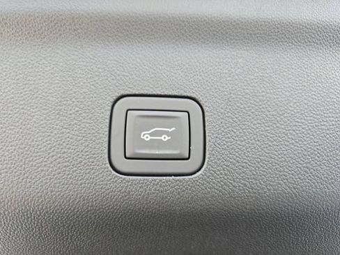 Used 2026 Cadillac Escalade ESV Platinum Sport w/ LPO, Floor Liner Package AWD/4WD image 35