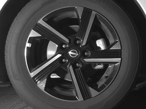 Used 2025 Nissan Sentra SV image 13