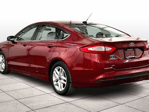 Used 2015 Ford Fusion SE image 11