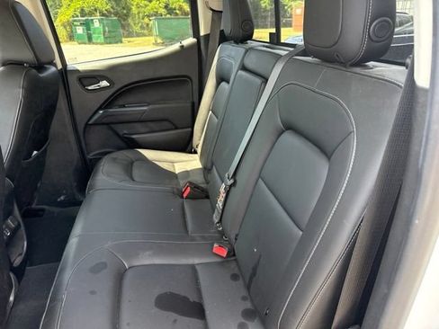 Used 2022 Chevrolet Colorado LT w/ Luxury Package RWD image 14