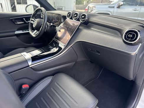 Used 2023 Mercedes-Benz GLC 300 image 13