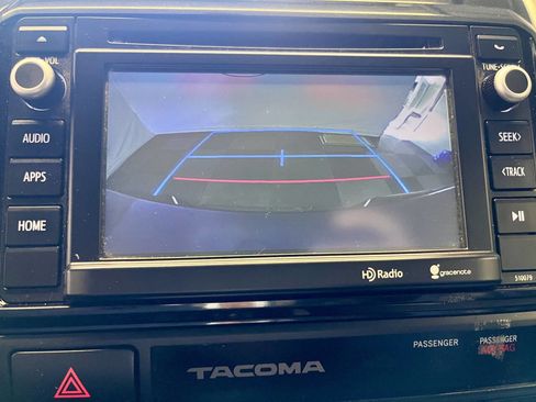 Used 2015 Toyota Tacoma PreRunner w/ SR5 Package image 11