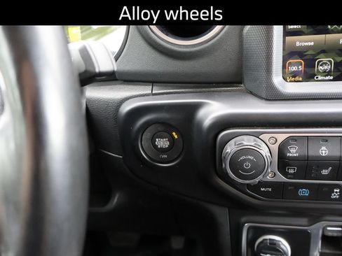 Used 2022 Jeep Wrangler Unlimited Sahara w/ Cold Weather Group AWD/4WD image 31