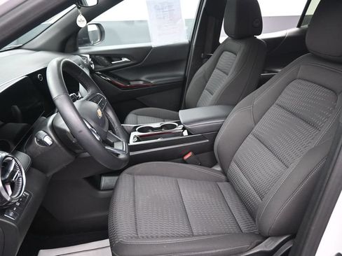 Used 2025 Chevrolet Equinox LT AWD/4WD image 24