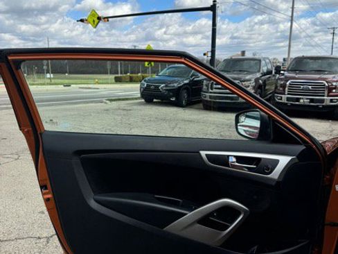 Used 2015 Hyundai Veloster image 12