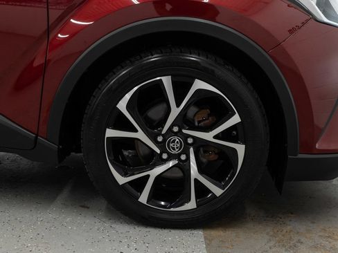 Used 2019 Toyota C-HR Limited FWD image 33
