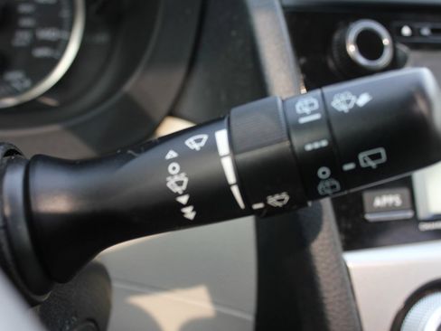 Used 2015 Subaru Crosstrek 2.0i Premium image 16