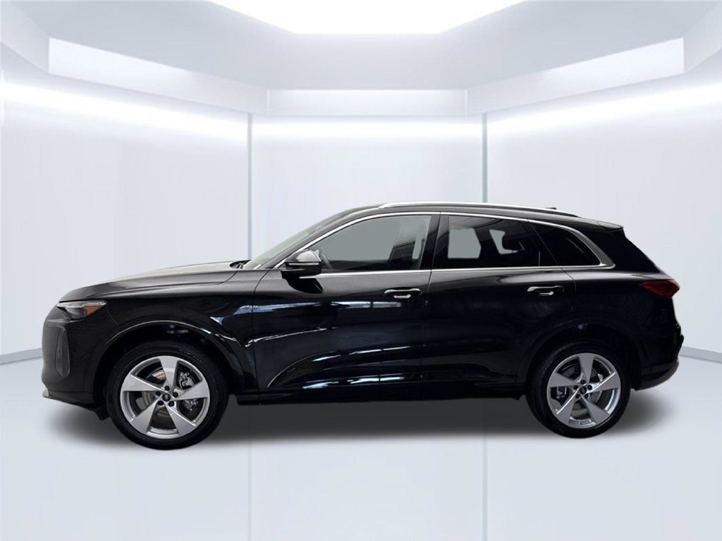 Used 2025 Audi Q5 Premium AWD/4WD image 2