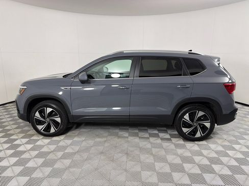 Used 2024 Volkswagen Taos SE AWD/4WD image 8