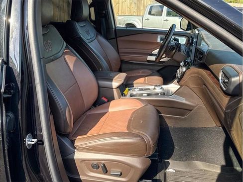 Used 2021 Ford Explorer King Ranch w/ Premium Technology Package AWD/4WD image 22