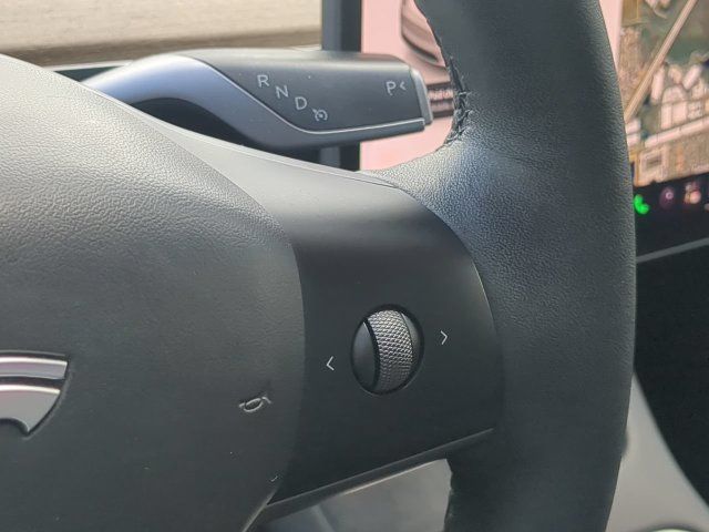 Used 2023 Tesla Model Y Performance AWD/4WD image 30