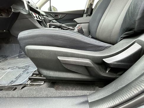 Used 2019 Subaru Crosstrek 2.0i w/ Eyesight System image 12