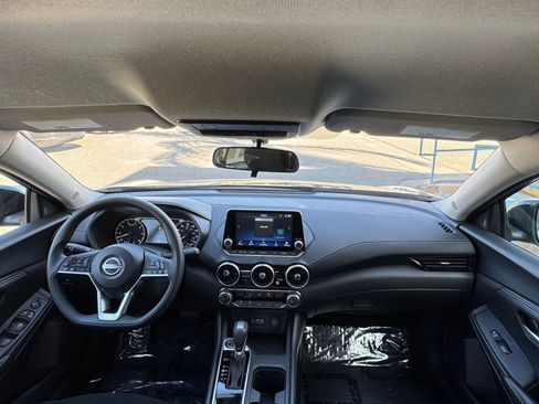 Used 2025 Nissan Sentra SV FWD image 32