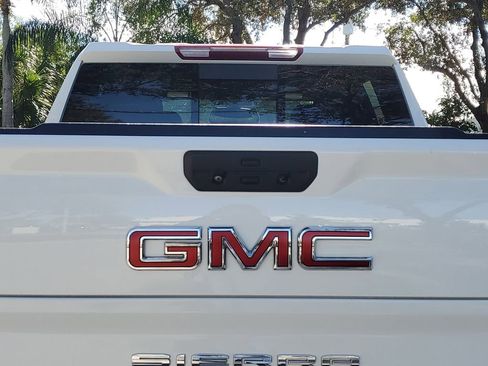 Certified 2022 GMC Sierra 1500 SLT w/ SLT Convenience Package image 13