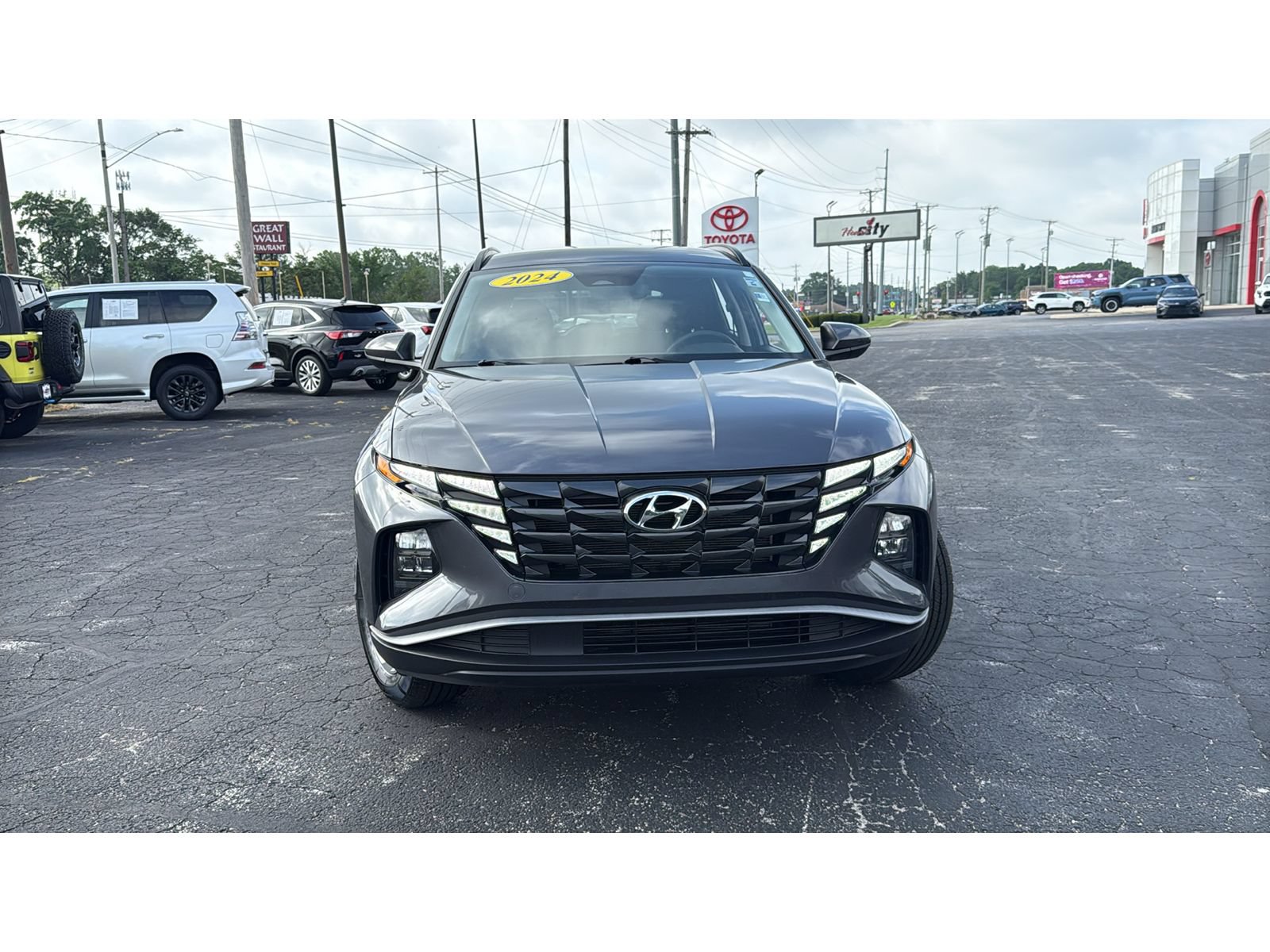 Used 2024 Hyundai Tucson SEL AWD/4WD image 2