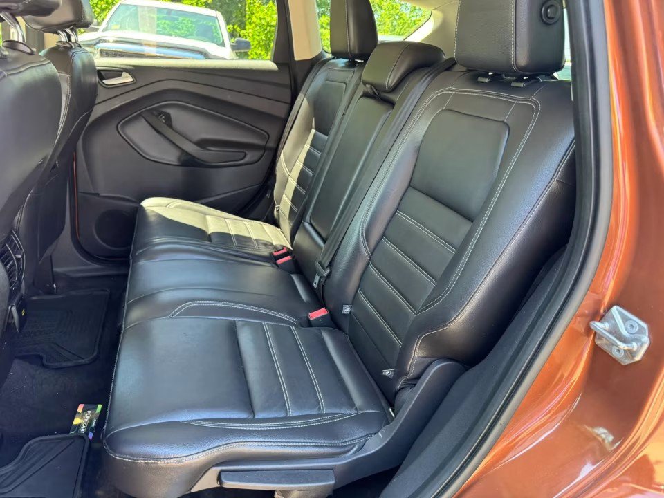 Used 2017 Ford Escape SE w/ SE Leather Comfort Package AWD/4WD image 12