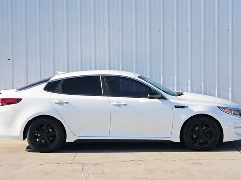 Used 2017 Kia Optima LX w/ Value Package image 48