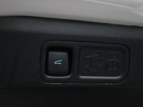 Used 2021 Ford Expedition Limited image 14