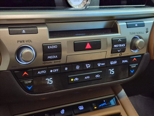 Used 2018 Lexus ES 350 w/ Luxury Package w/Wood Trim FWD image 17