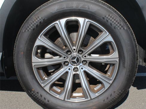 Used 2024 Mercedes-Benz GLC 300 image 24