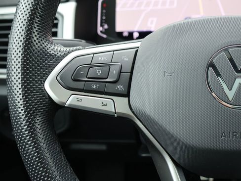 Certified 2022 Volkswagen Atlas Cross Sport SEL R-Line image 41