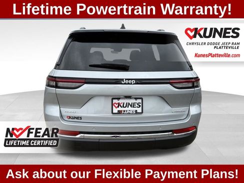 Used 2024 Jeep Grand Cherokee Laredo w/ Trailer Tow Package AWD/4WD image 9
