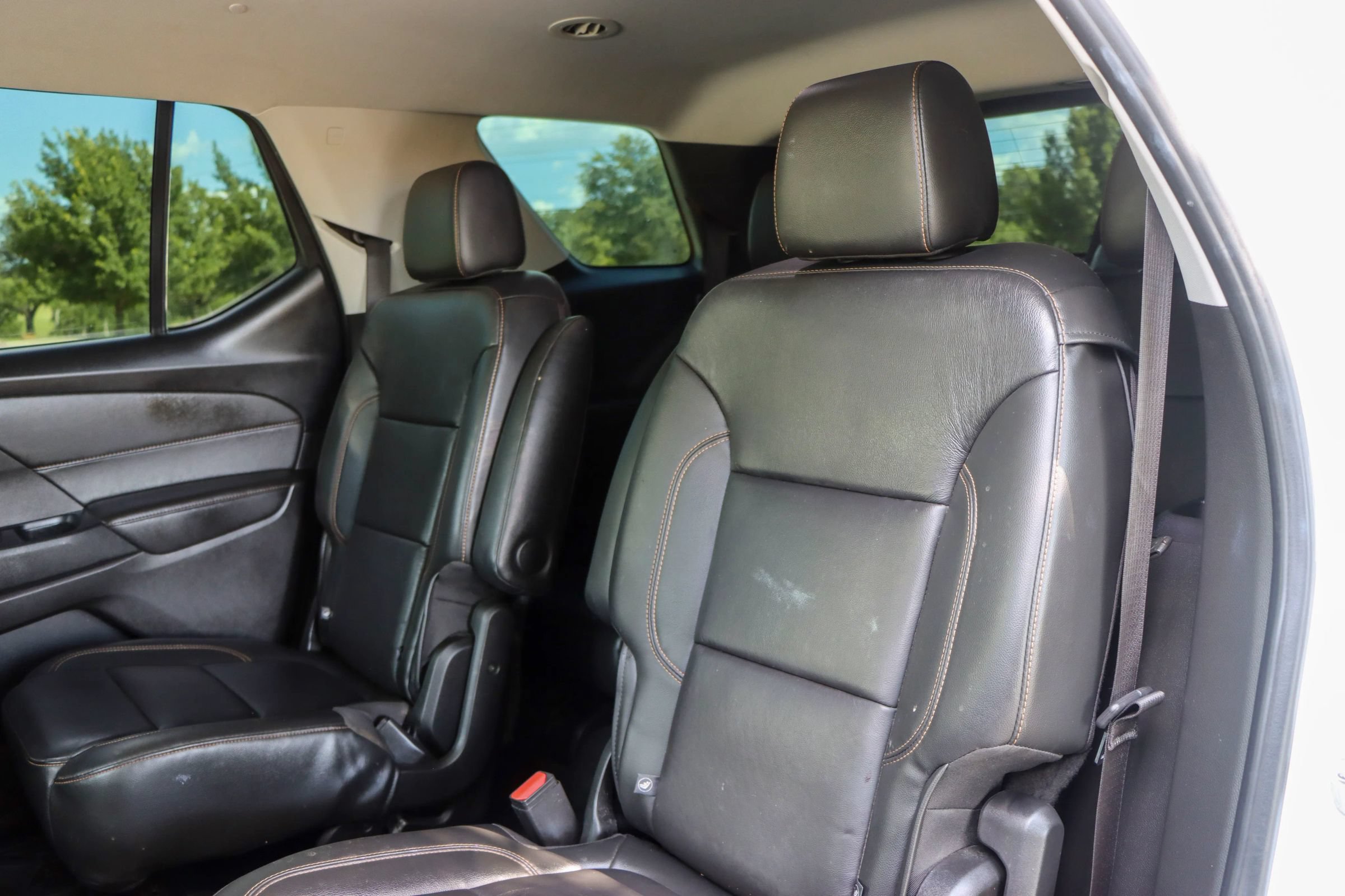 Used 2020 Chevrolet Traverse RS w/ LPO, Floor Liner Package FWD image 16