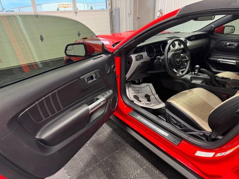 Used 2015 Ford Mustang GT Premium image 9