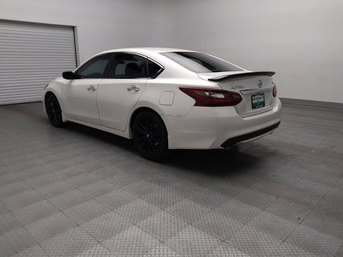 Used 2017 Nissan Altima 2.5 SR w/ Midnight Edition Package image 5