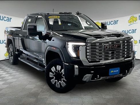 Used 2024 GMC Sierra 3500 Denali AWD/4WD image 1