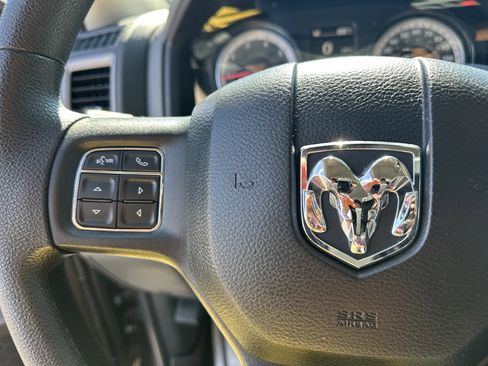 Used 2017 RAM 1500 Express RWD image 25