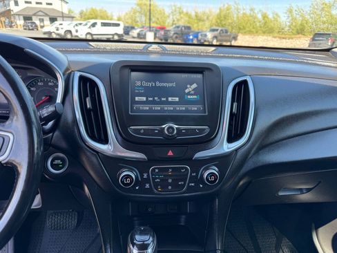 Used 2018 Chevrolet Equinox LT AWD/4WD image 12