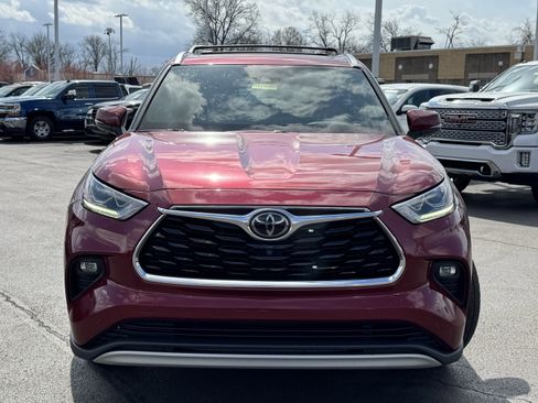 Used 2020 Toyota Highlander Platinum image 18