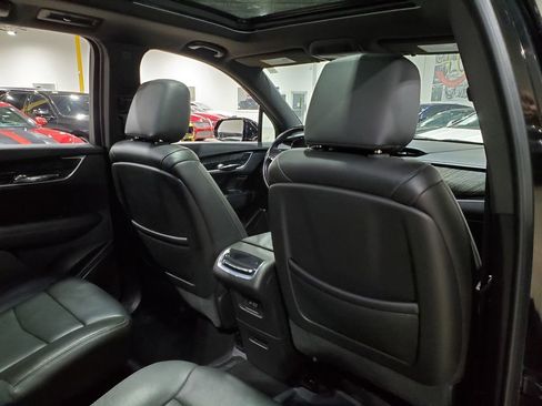 Used 2020 Cadillac XT6 Premium Luxury w/ LPO, Floor Liner Package FWD image 20