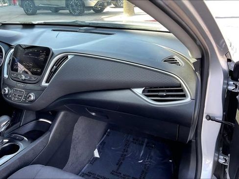 Used 2022 Chevrolet Malibu LT FWD image 16